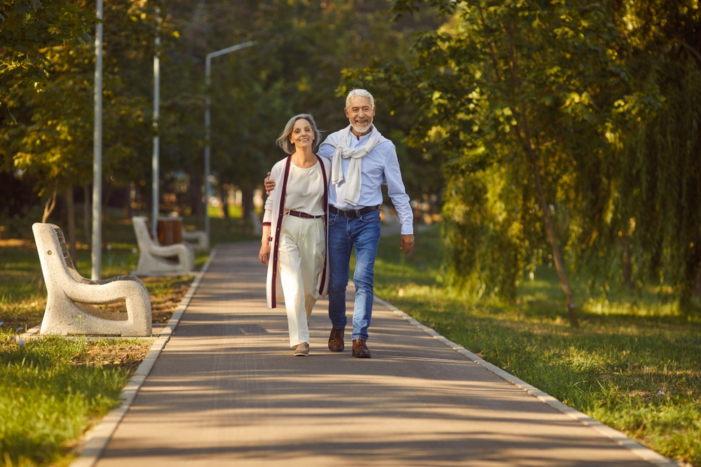 Encouraging a person with dementia to keep active and busy